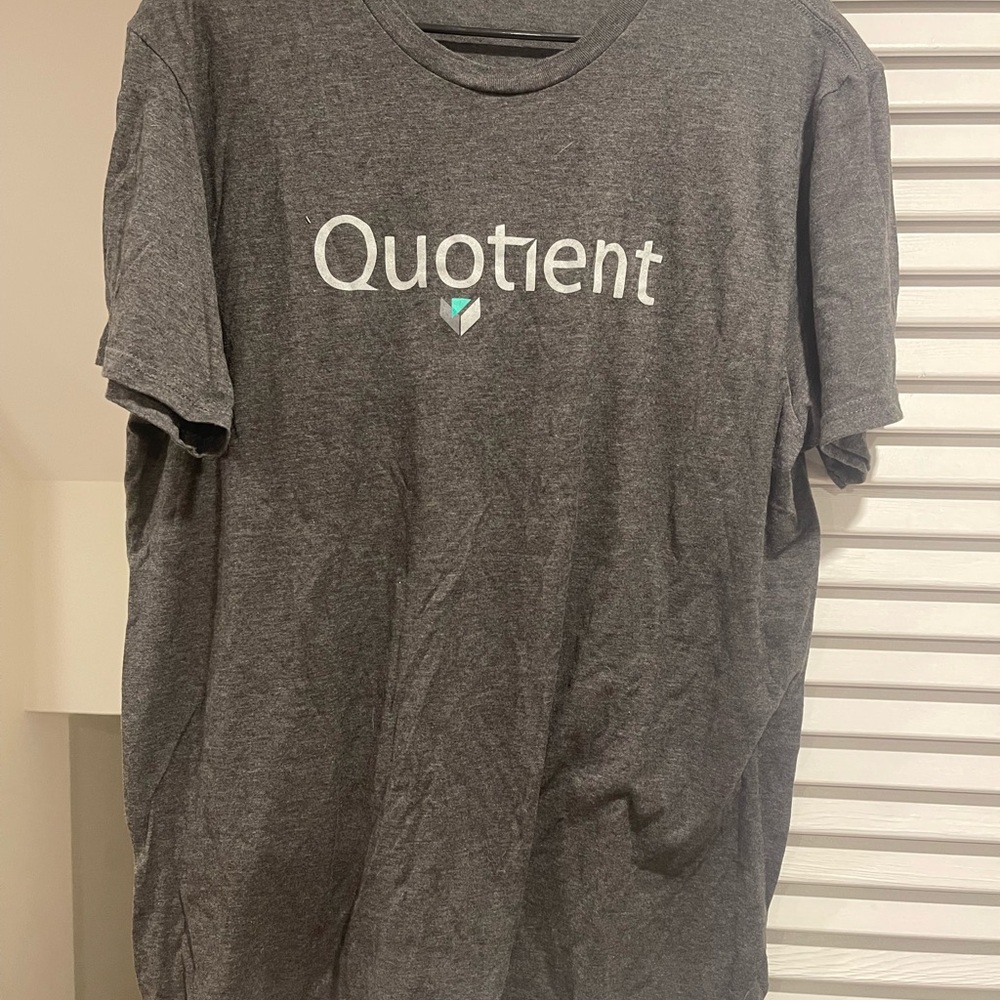 District Men's Gray Quotient Logo Short-Sleeve Tee